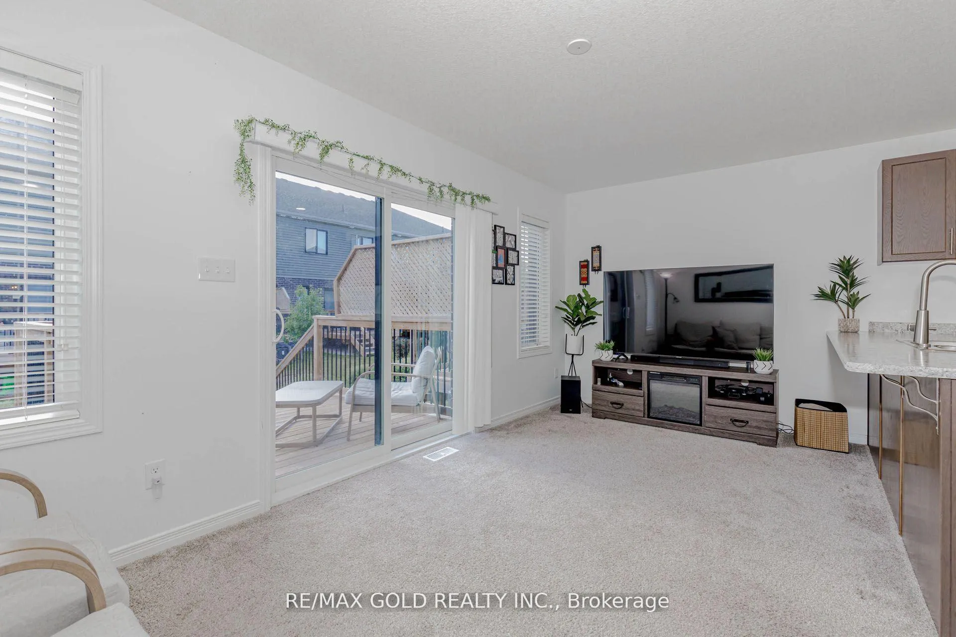 Photo 16 of 208 Woodmeadow Court, Kitchener — HOMEH
