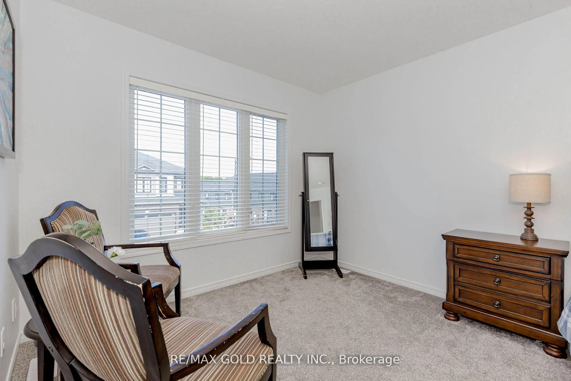 Photo 19 of 208 Woodmeadow Court, Kitchener — HOMEH