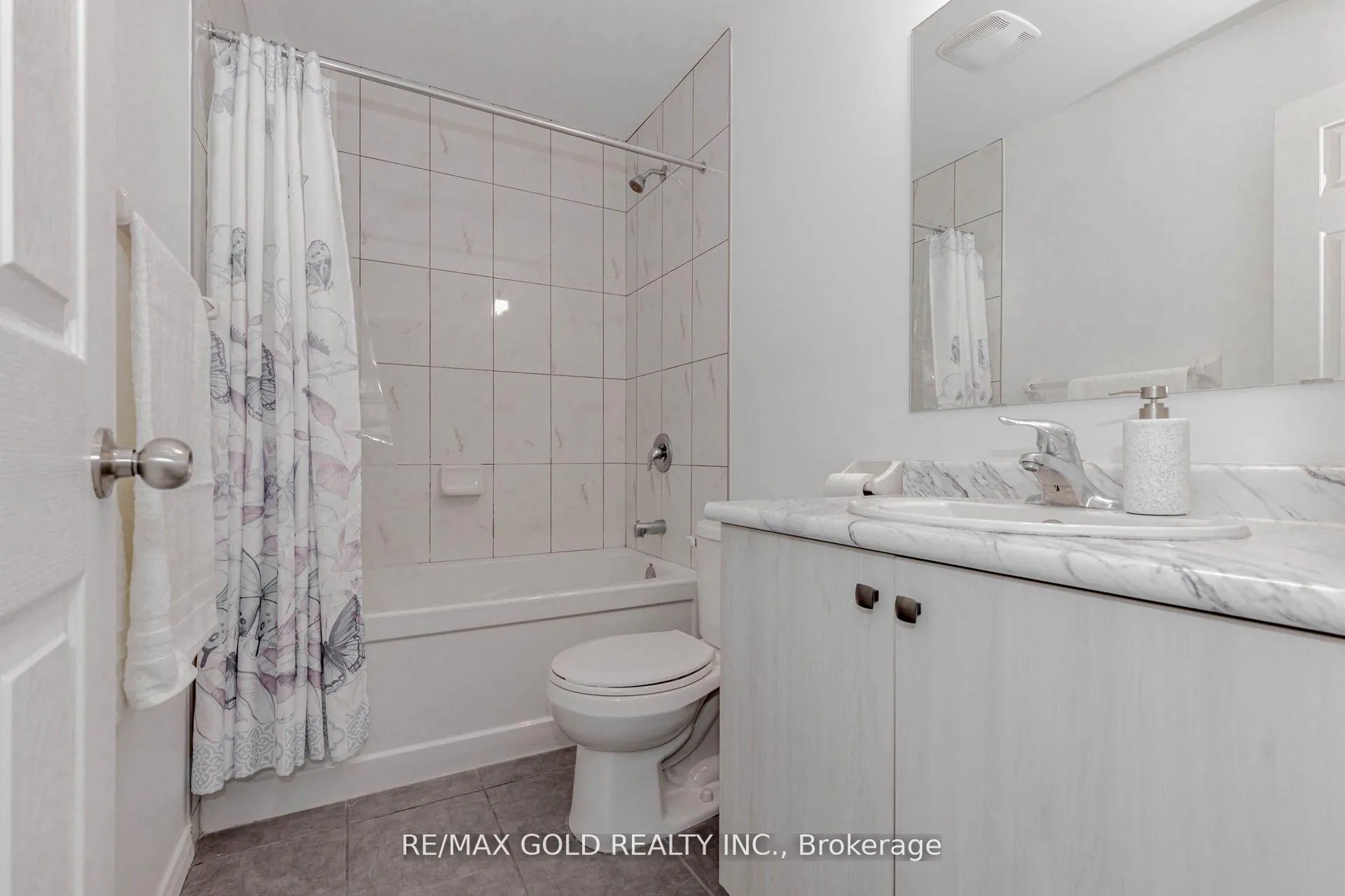 Photo 25 of 208 Woodmeadow Court, Kitchener — HOMEH
