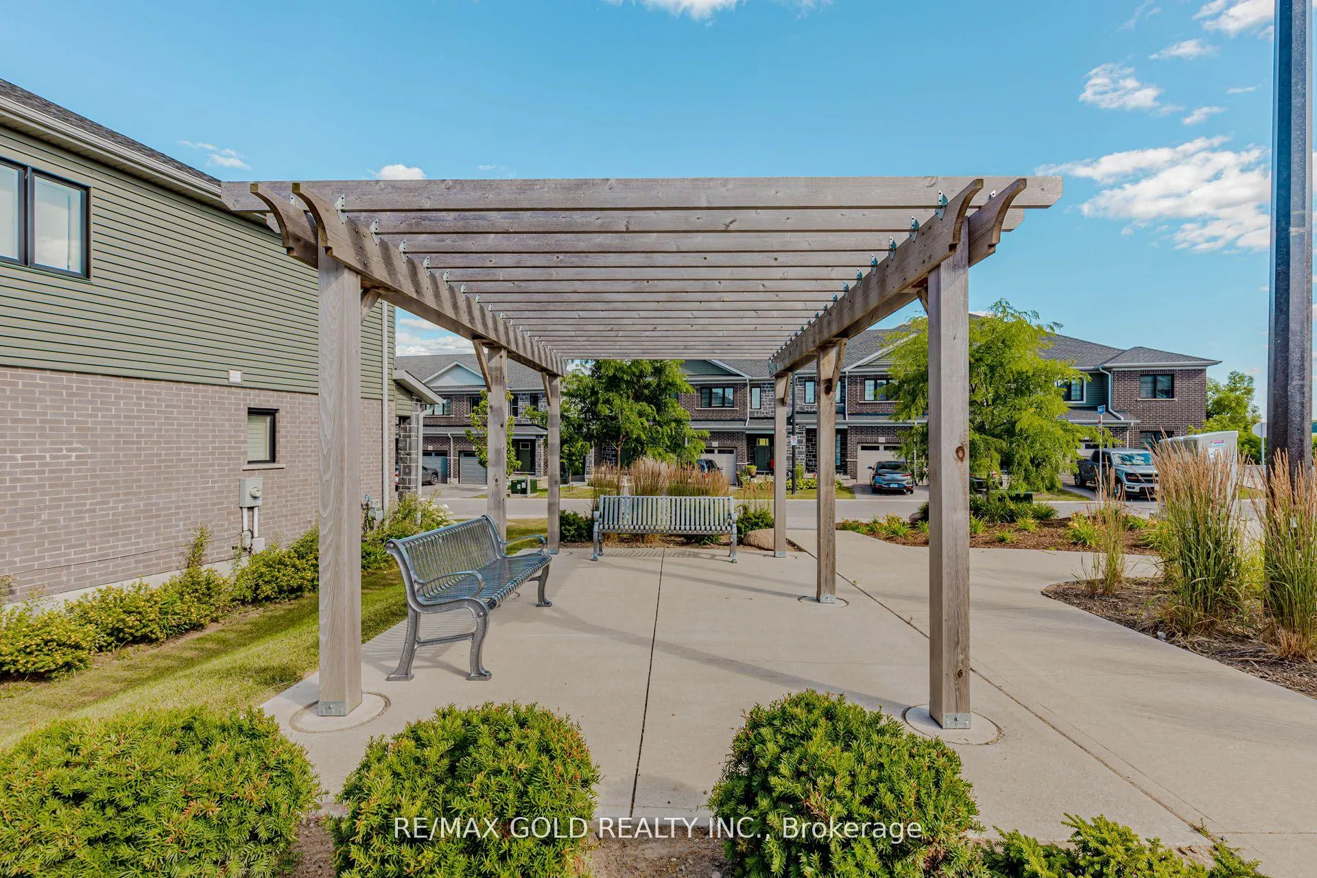 Photo 36 of 208 Woodmeadow Court, Kitchener — HOMEH