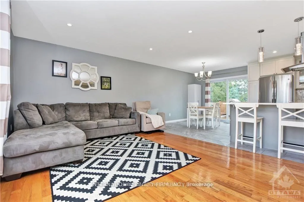 Photo 3 of 5 Murphy Court, Ottawa, Kanata - Rural Kanata (Central) — HOMEH