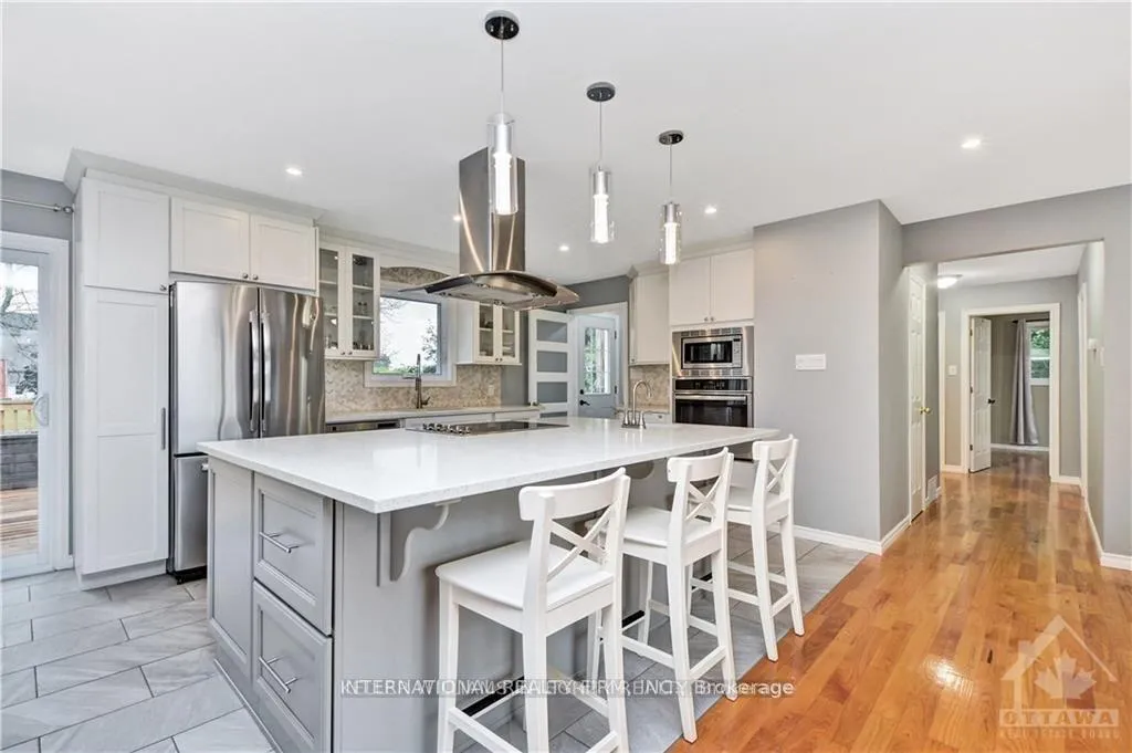 Photo 5 of 5 Murphy Court, Ottawa, Kanata - Rural Kanata (Central) — HOMEH