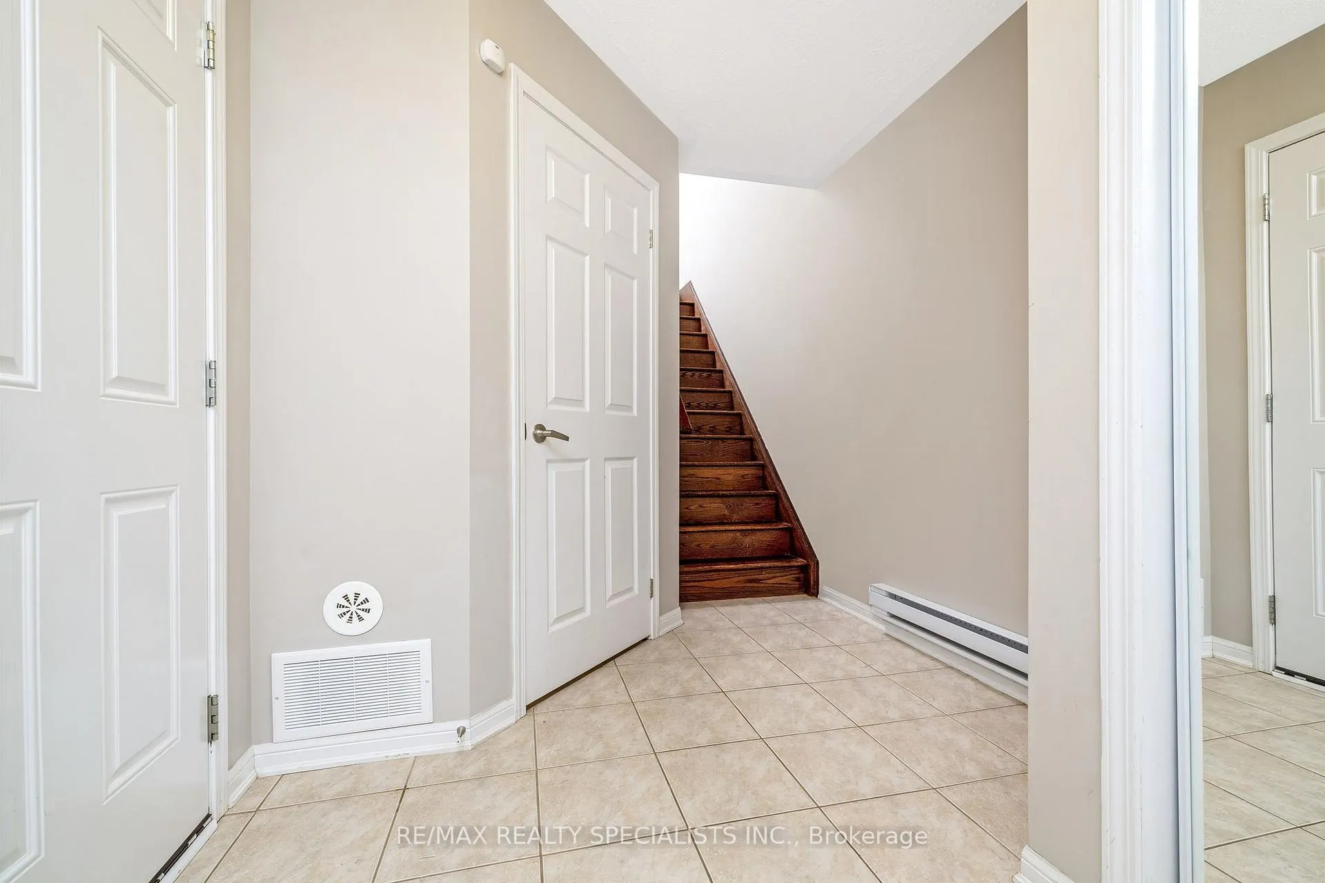 Photo 6 of 562 Pharo Point, Milton, Willmott — HOMEH