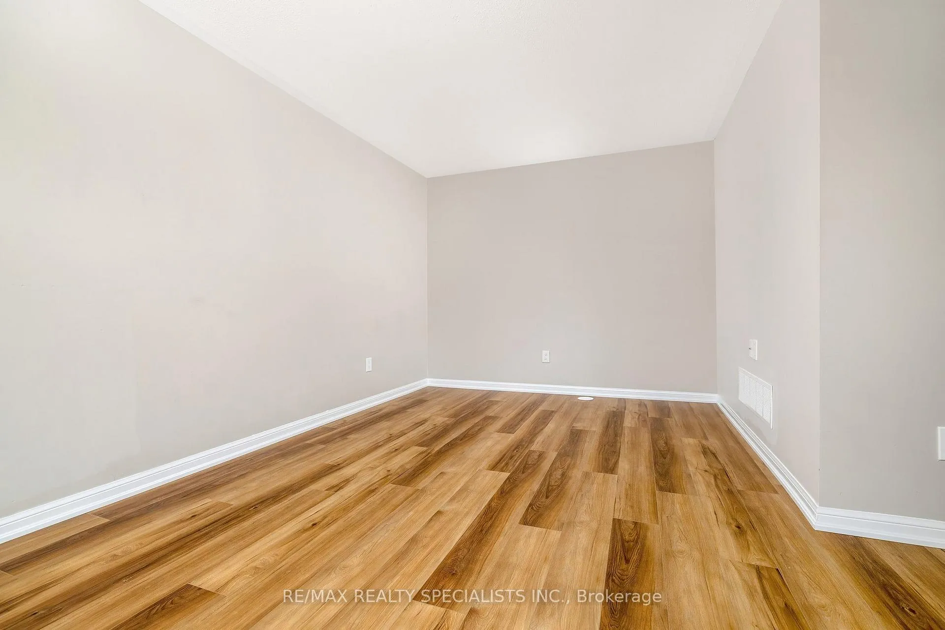 Photo 7 of 562 Pharo Point, Milton, Willmott — HOMEH