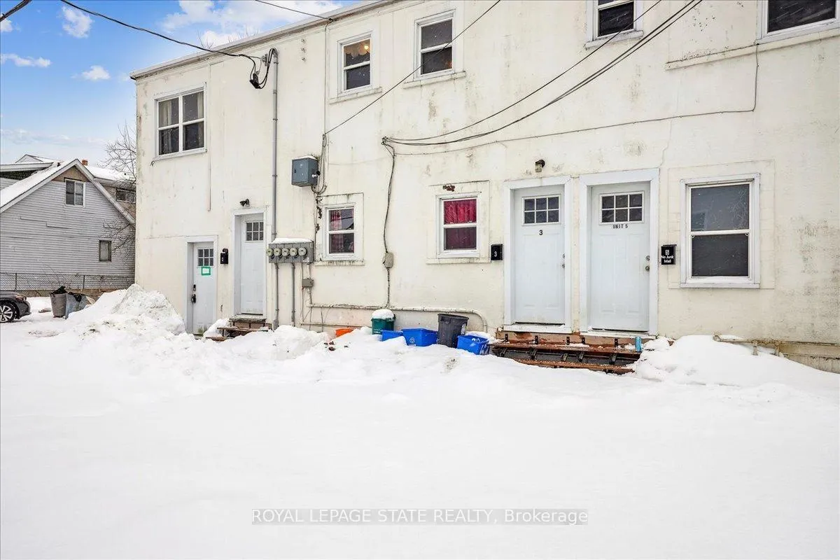Photo 4 of 63 Pelham Road, St. Catharines, Western Hill — HOMEH