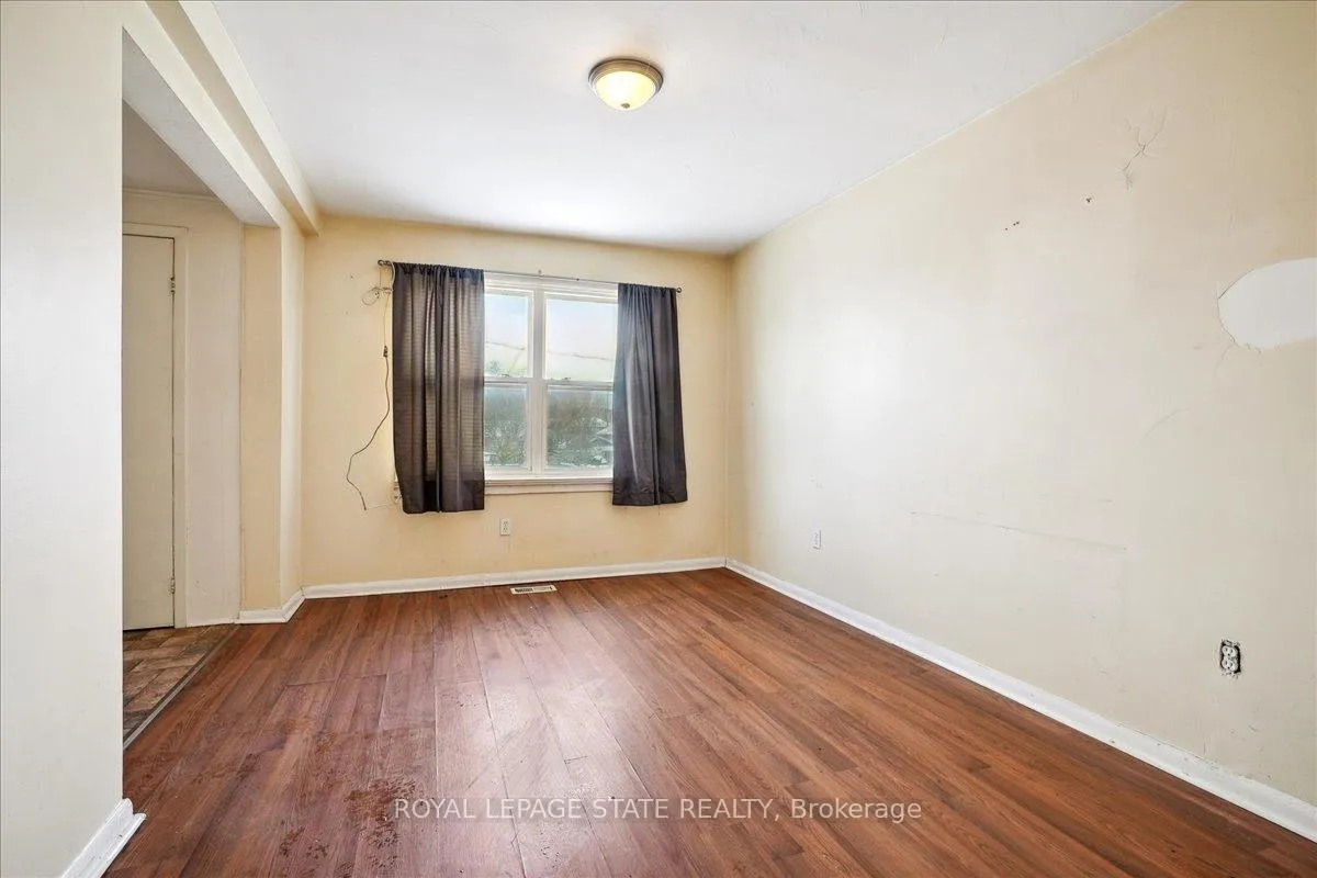 Photo 12 of 63 Pelham Road, St. Catharines, Western Hill — HOMEH