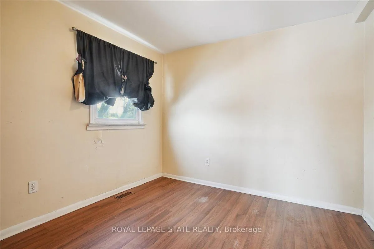 Photo 14 of 63 Pelham Road, St. Catharines, Western Hill — HOMEH