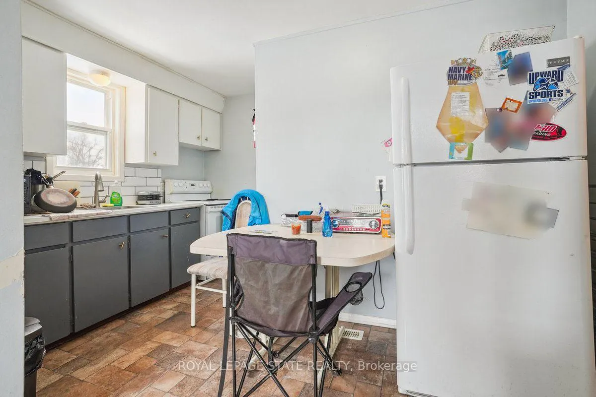 Photo 19 of 63 Pelham Road, St. Catharines, Western Hill — HOMEH