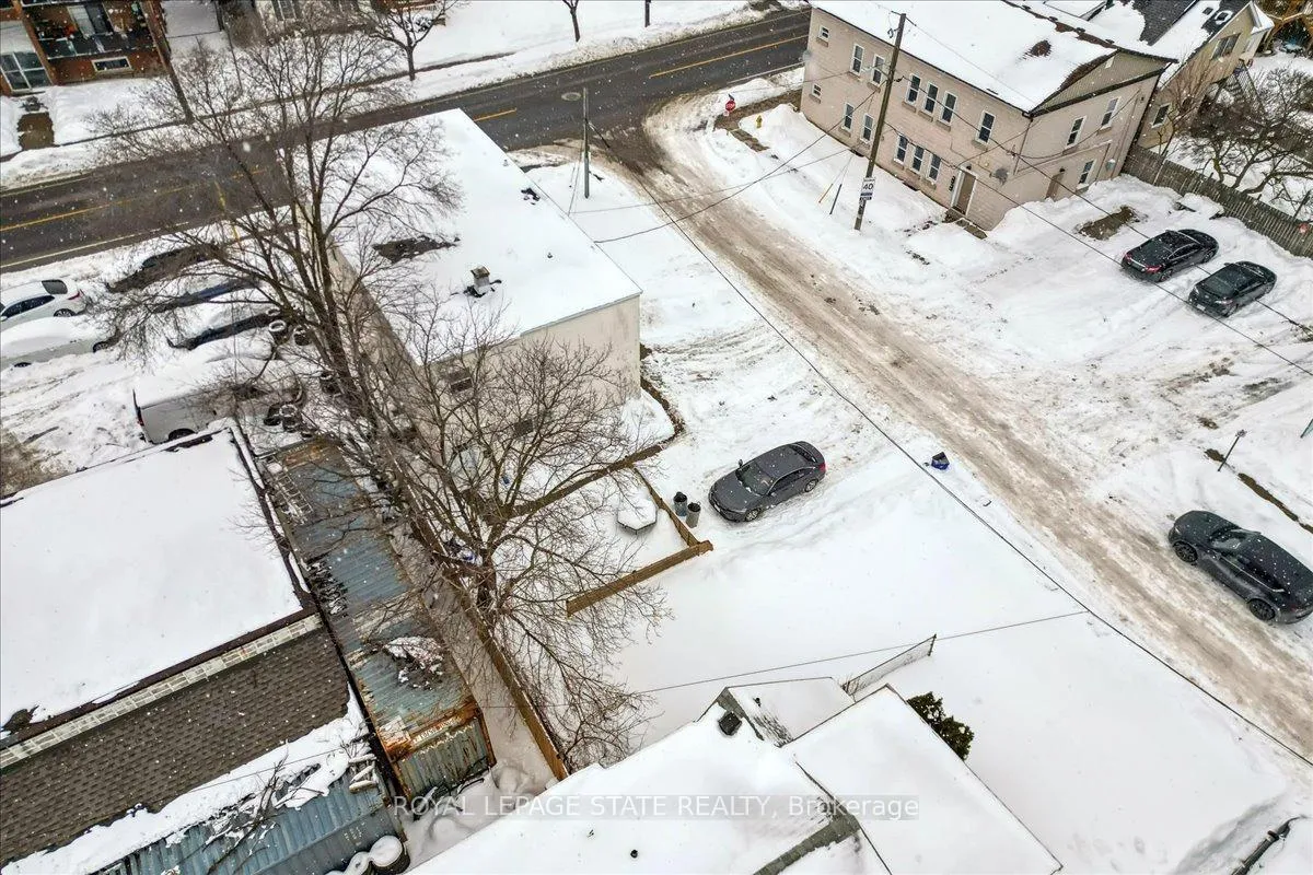 Photo 37 of 63 Pelham Road, St. Catharines, Western Hill — HOMEH