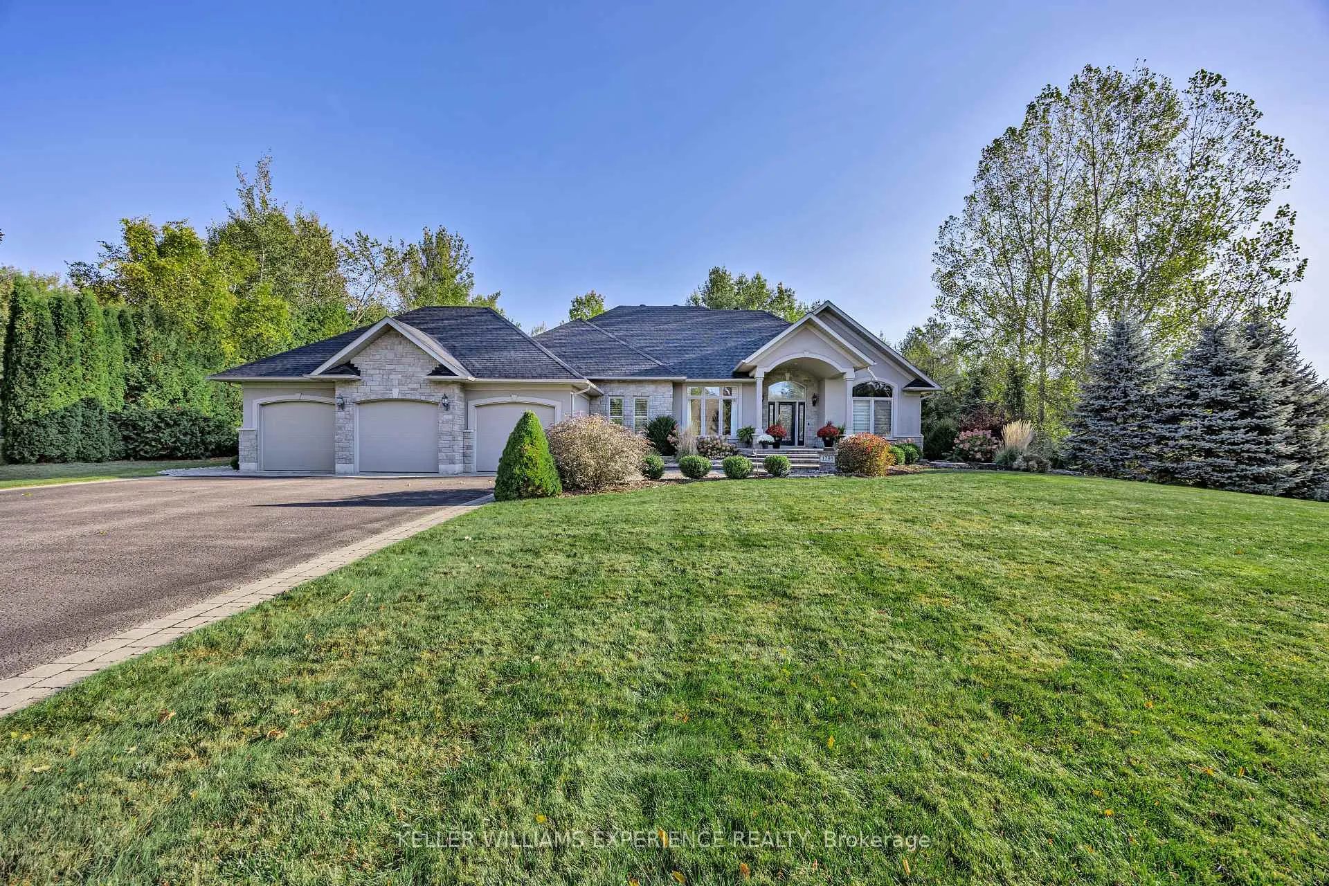 Photo 2 of 1795 Innisbrook Street, Innisfil, Rural Innisfil — HOMEH