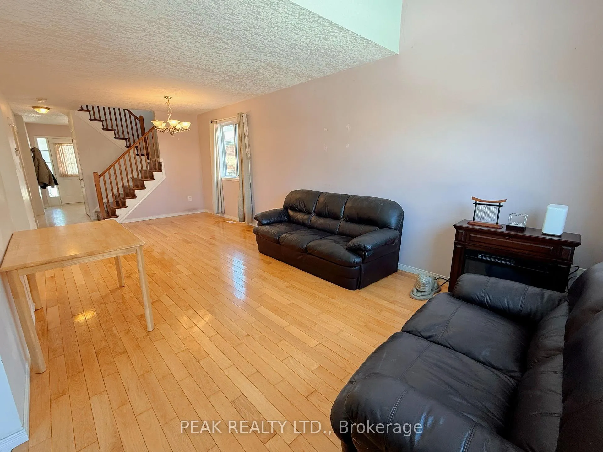 Photo 4 of 360 PASTERN Street, Waterloo, Lexington — HOMEH