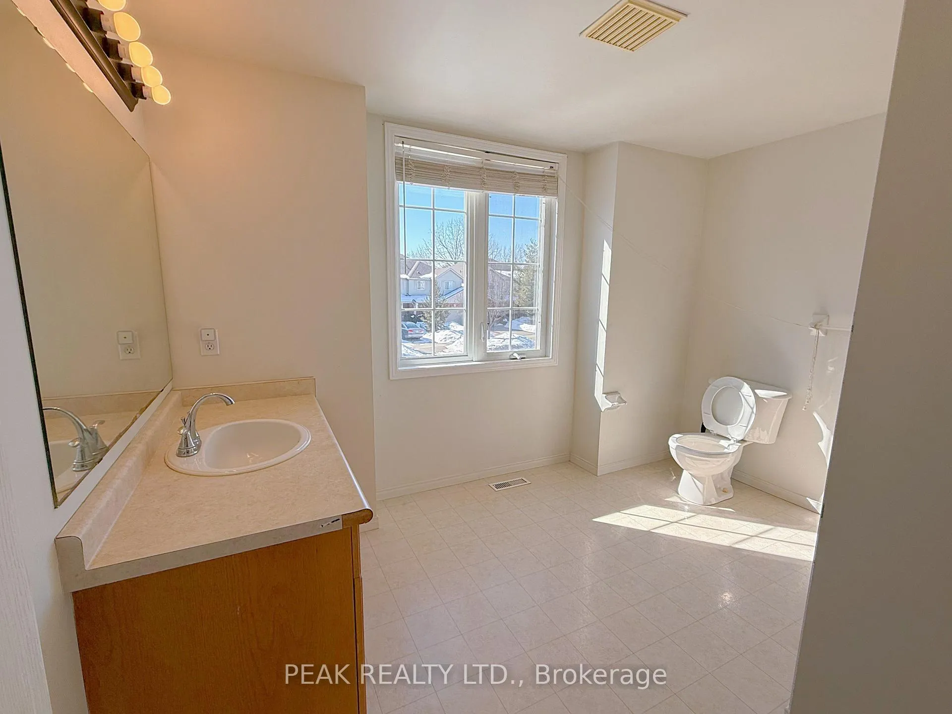 Photo 5 of 360 PASTERN Street, Waterloo, Lexington — HOMEH