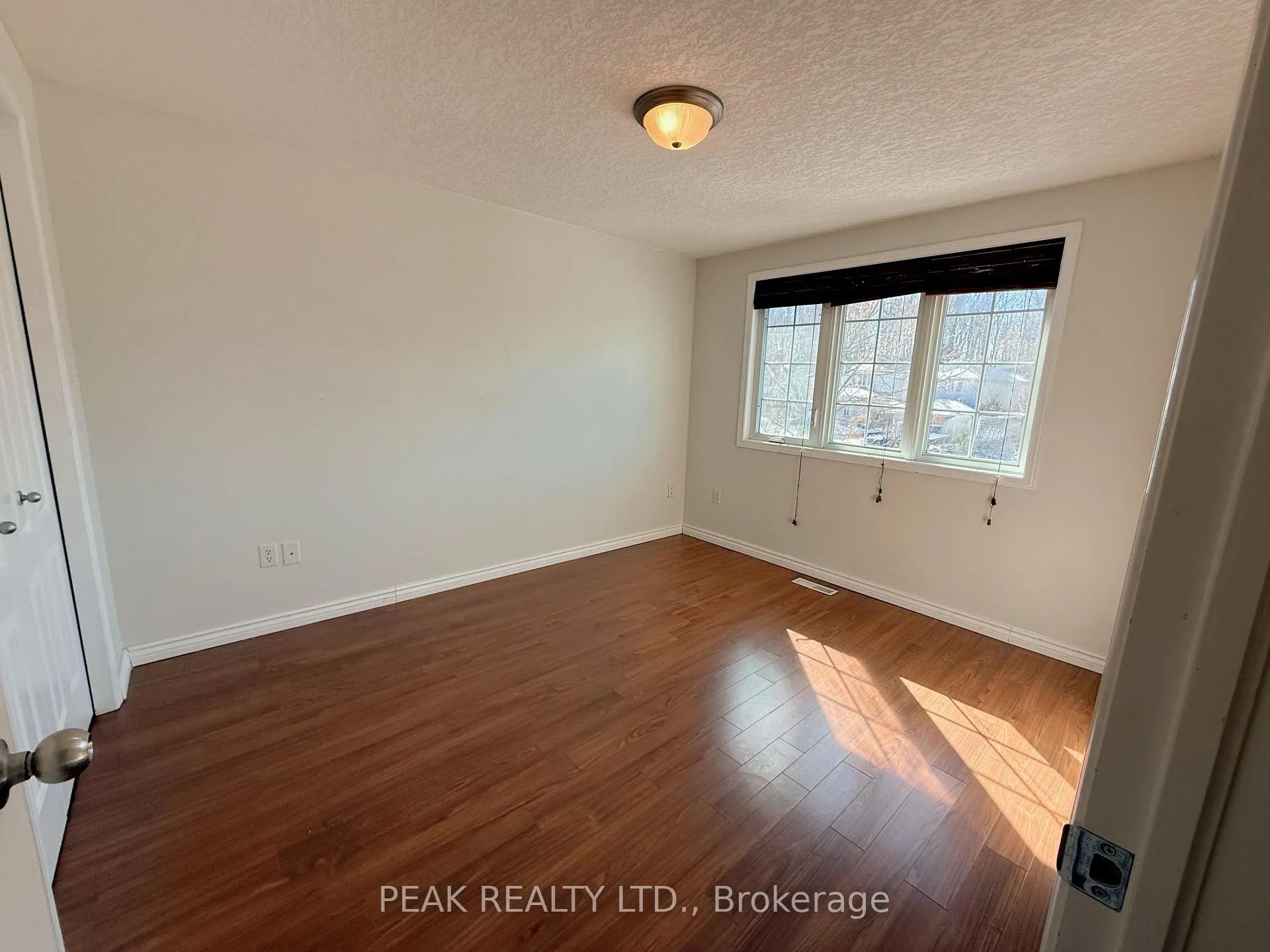 Photo 6 of 360 PASTERN Street, Waterloo, Lexington — HOMEH
