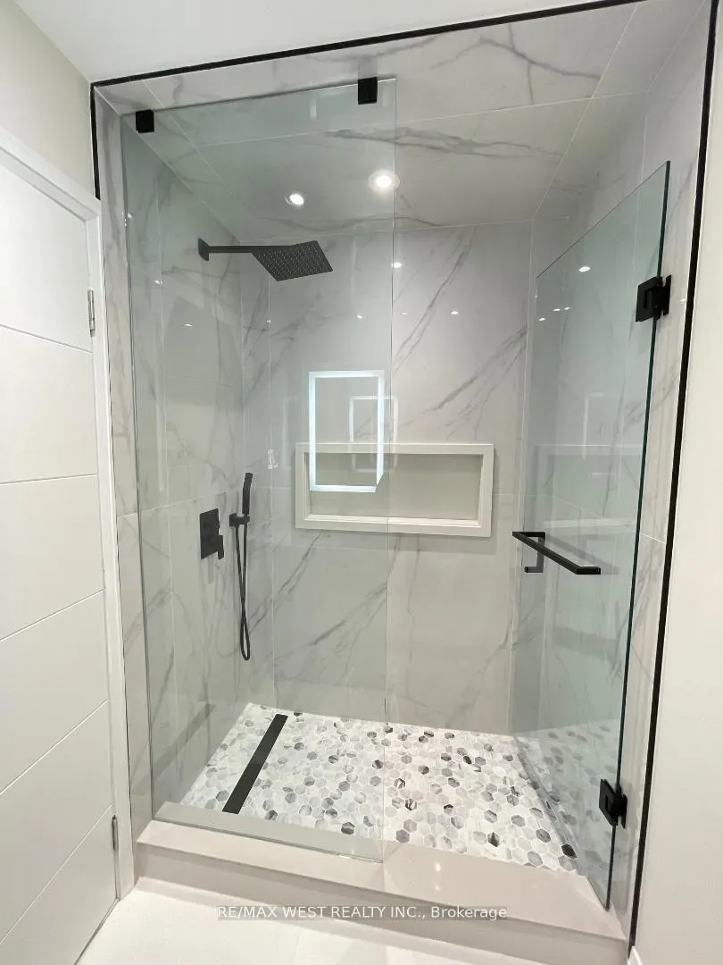 Photo 7 of 68 Marieta Street, Vaughan, East Woodbridge — HOMEH