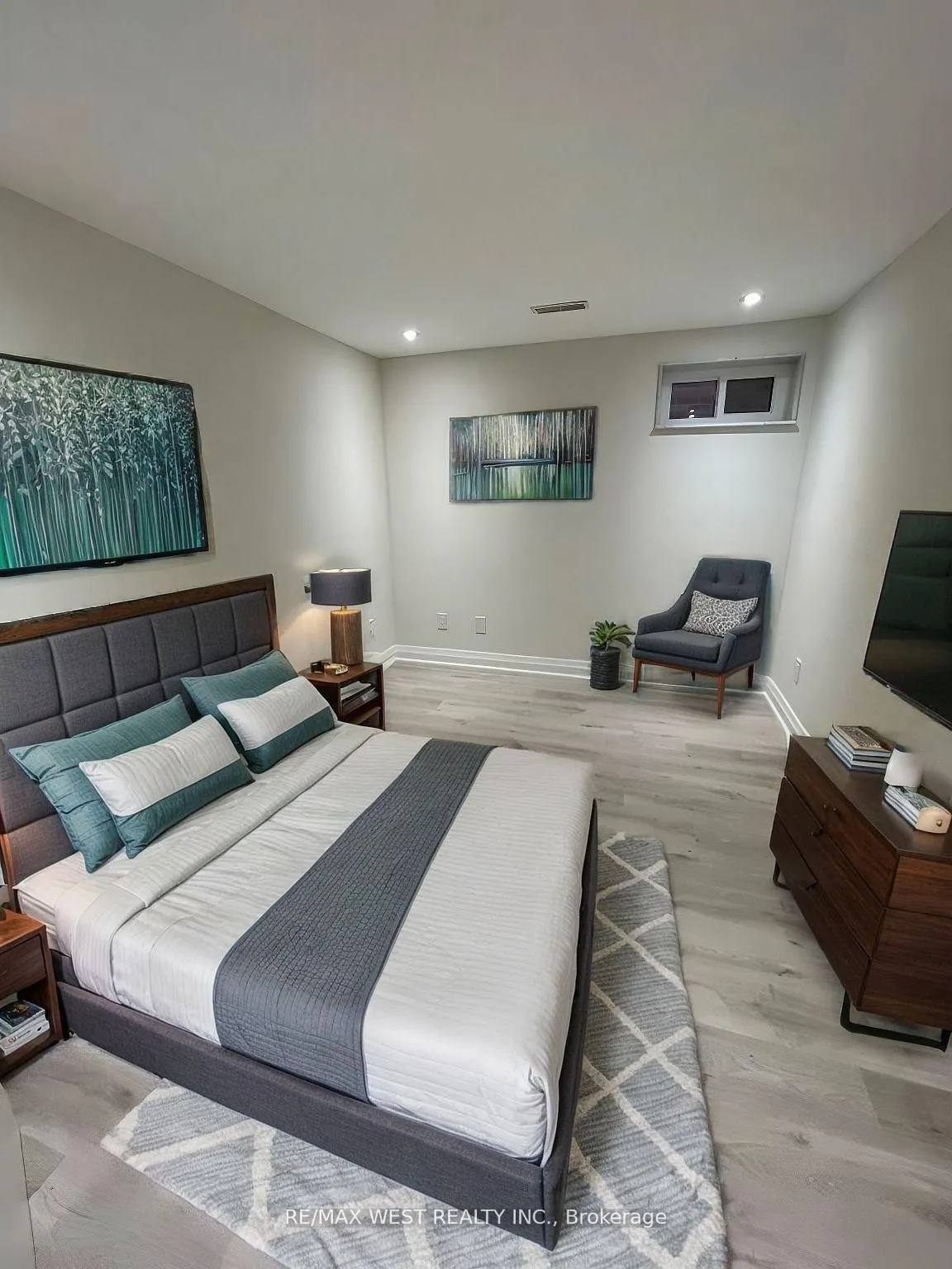 Photo 10 of 68 Marieta Street, Vaughan, East Woodbridge — HOMEH