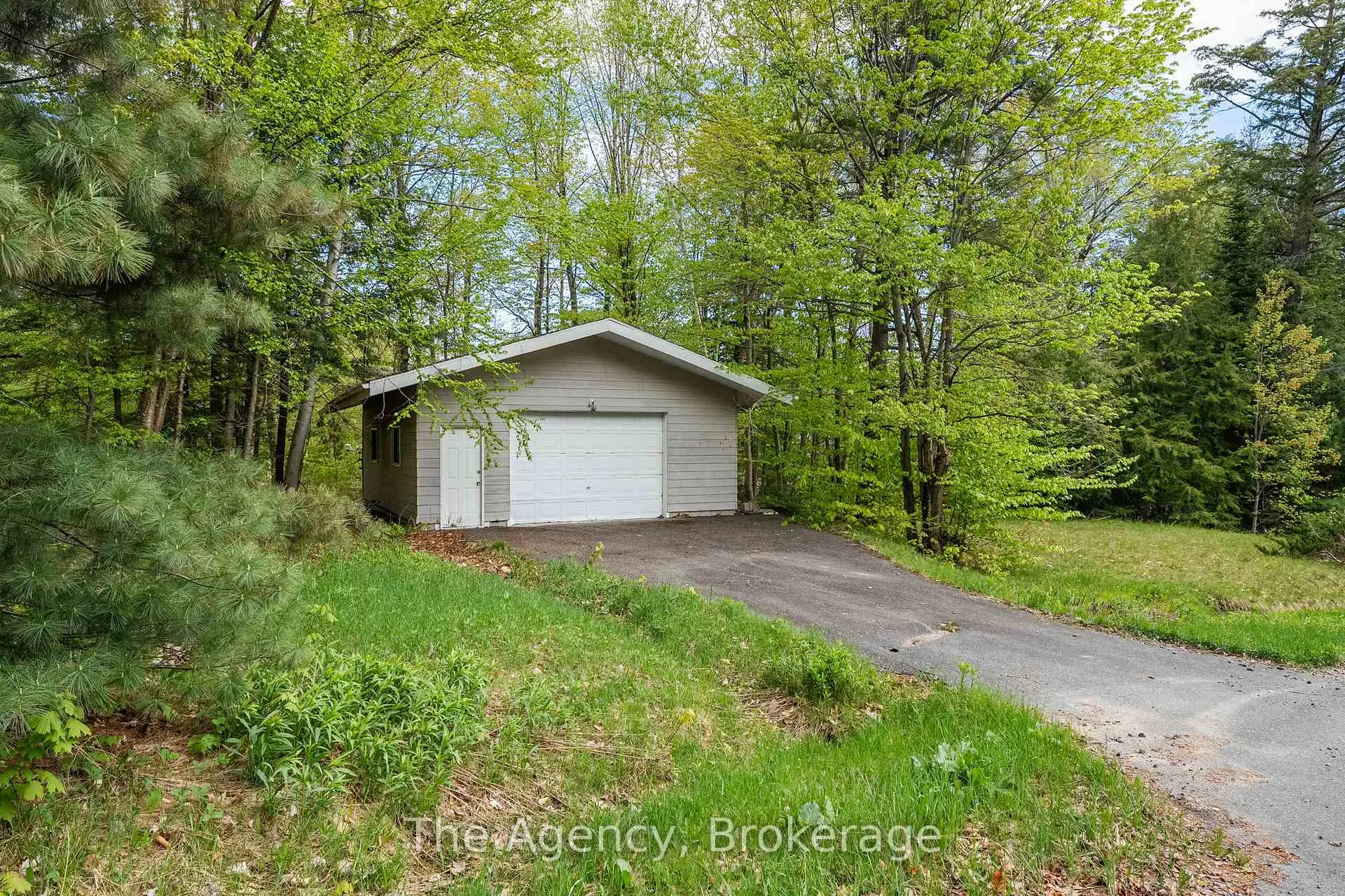 Photo 17 of 80 Tall Timbers Road, Seguin — HOMEH