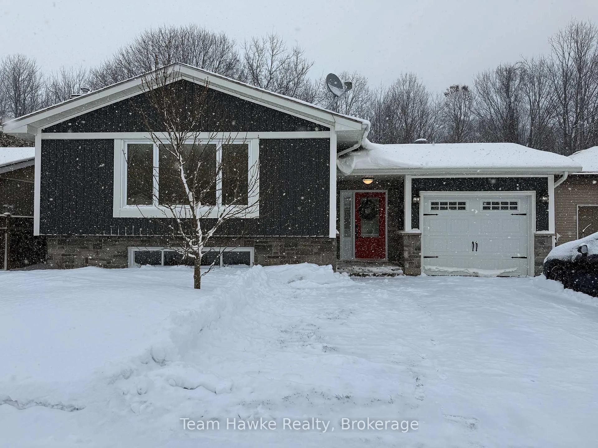 Photo 1 of 802 Birchwood Drive, Midland — HOMEH