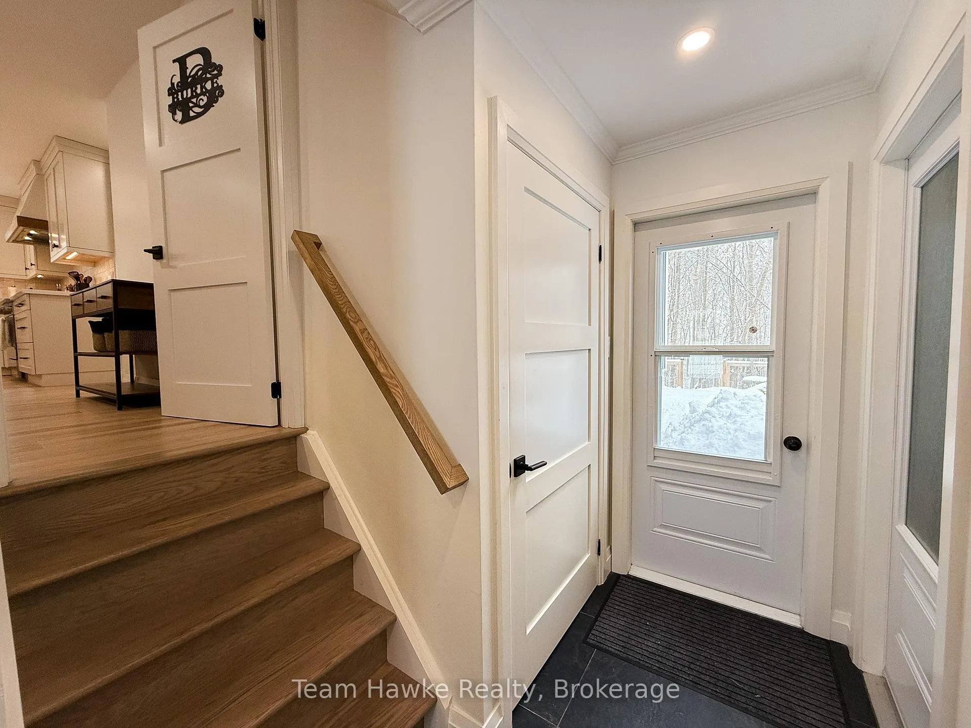 Photo 3 of 802 Birchwood Drive, Midland — HOMEH