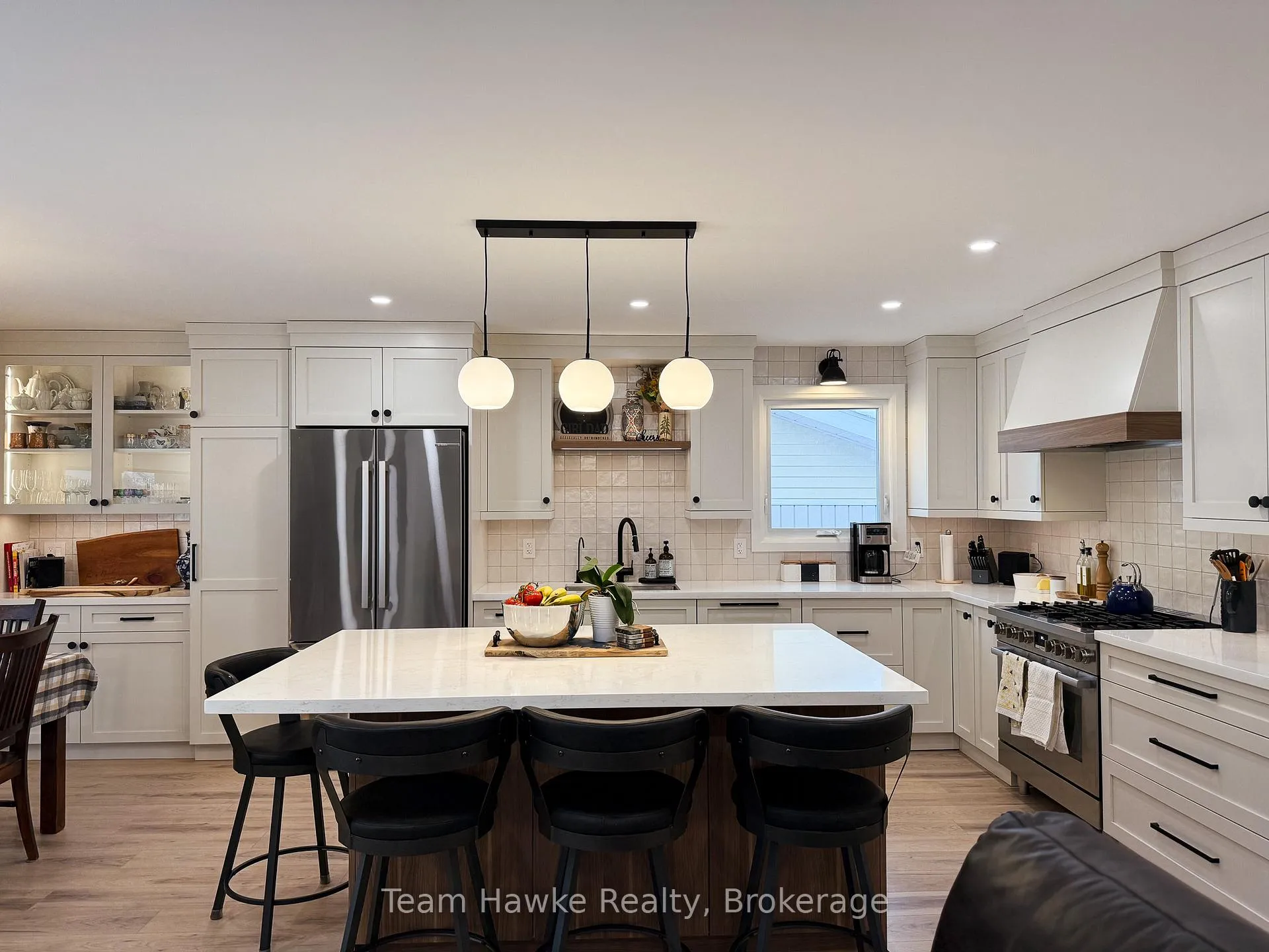 Photo 11 of 802 Birchwood Drive, Midland — HOMEH