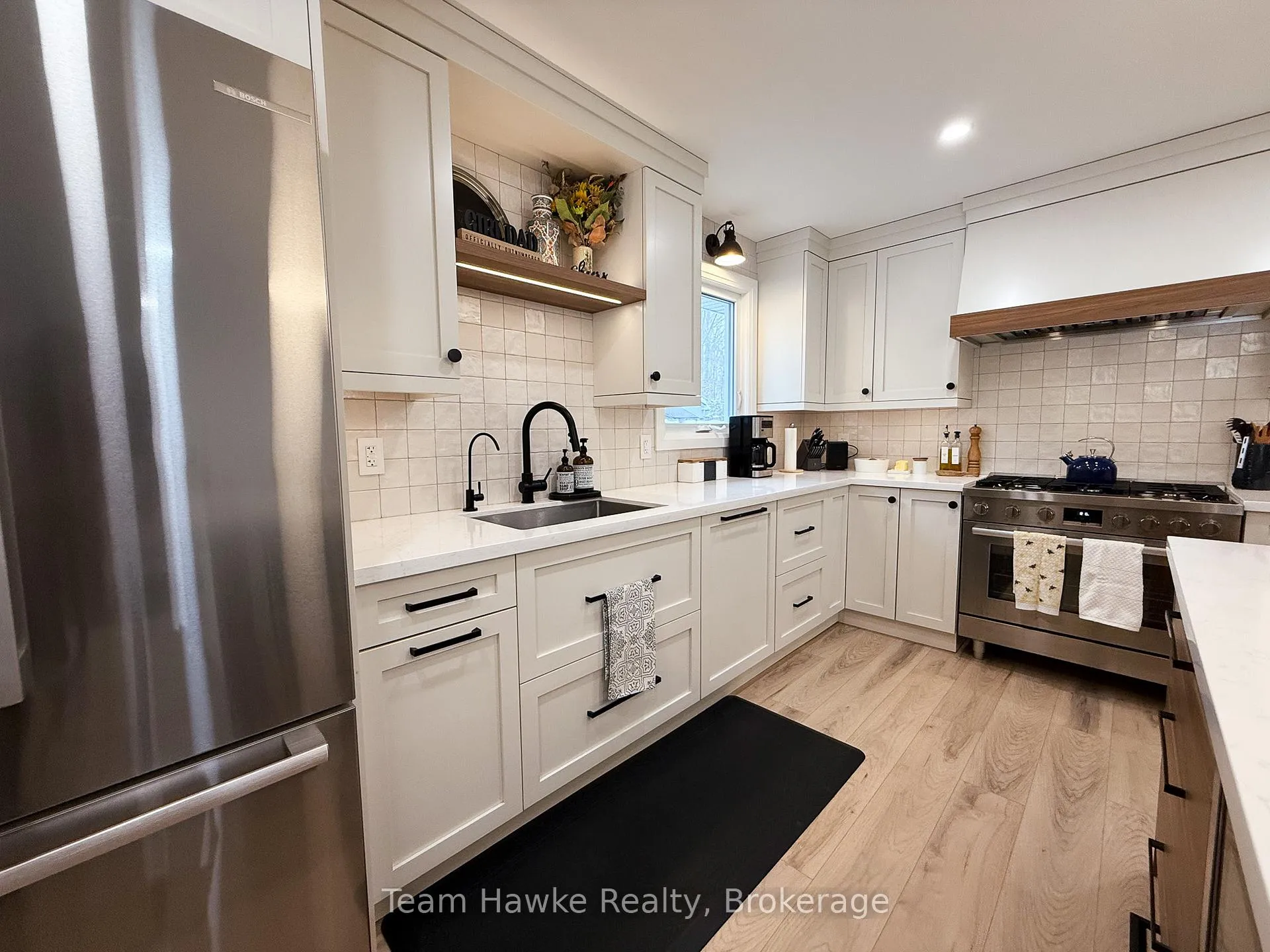 Photo 13 of 802 Birchwood Drive, Midland — HOMEH