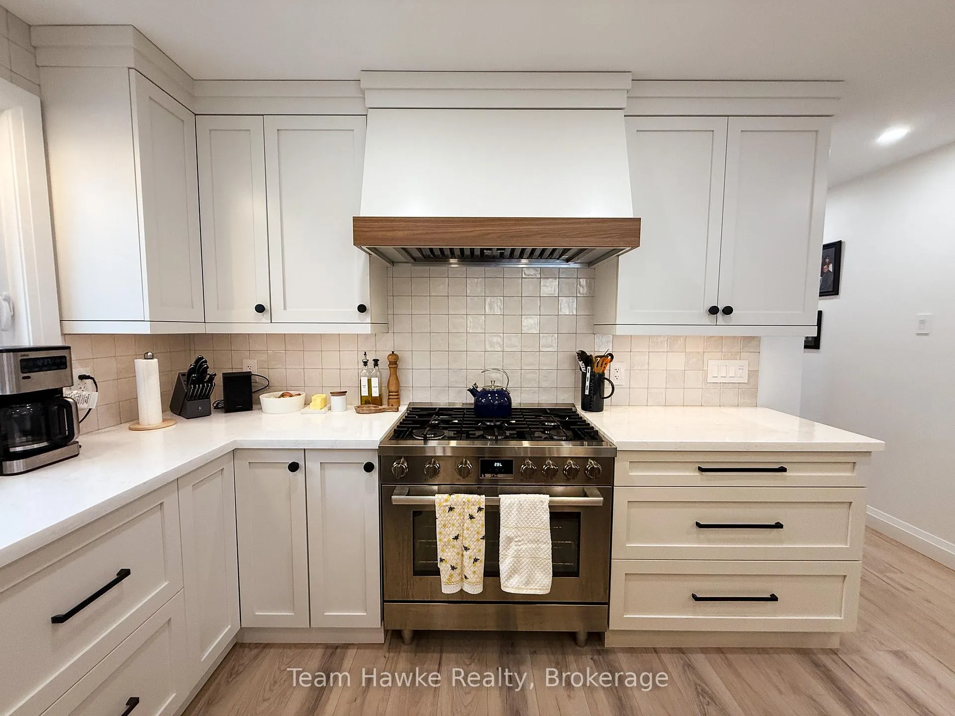 Photo 15 of 802 Birchwood Drive, Midland — HOMEH