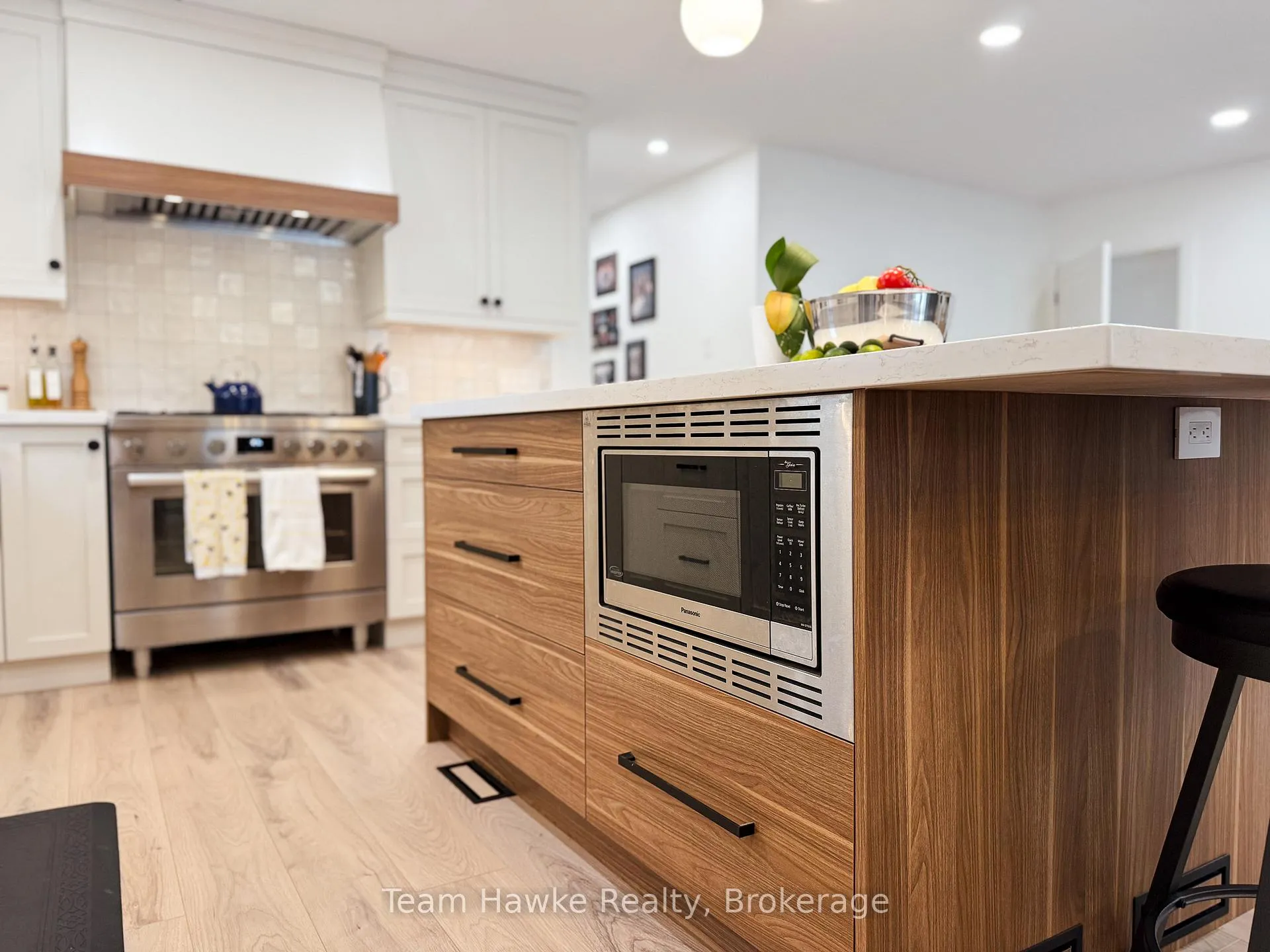 Photo 16 of 802 Birchwood Drive, Midland — HOMEH