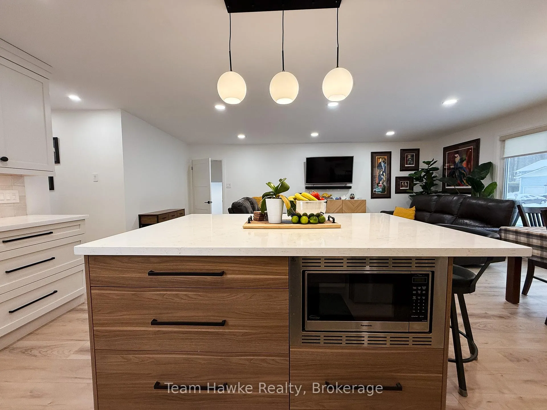 Photo 17 of 802 Birchwood Drive, Midland — HOMEH