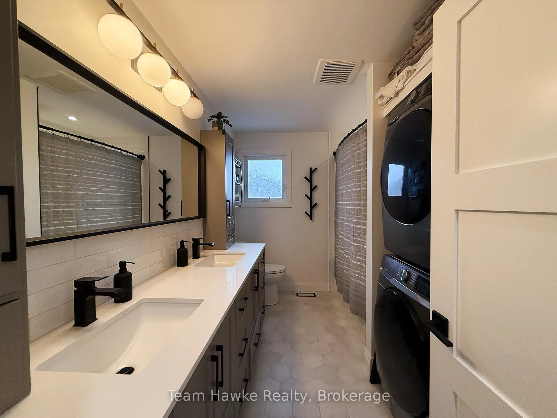Photo 30 of 802 Birchwood Drive, Midland — HOMEH