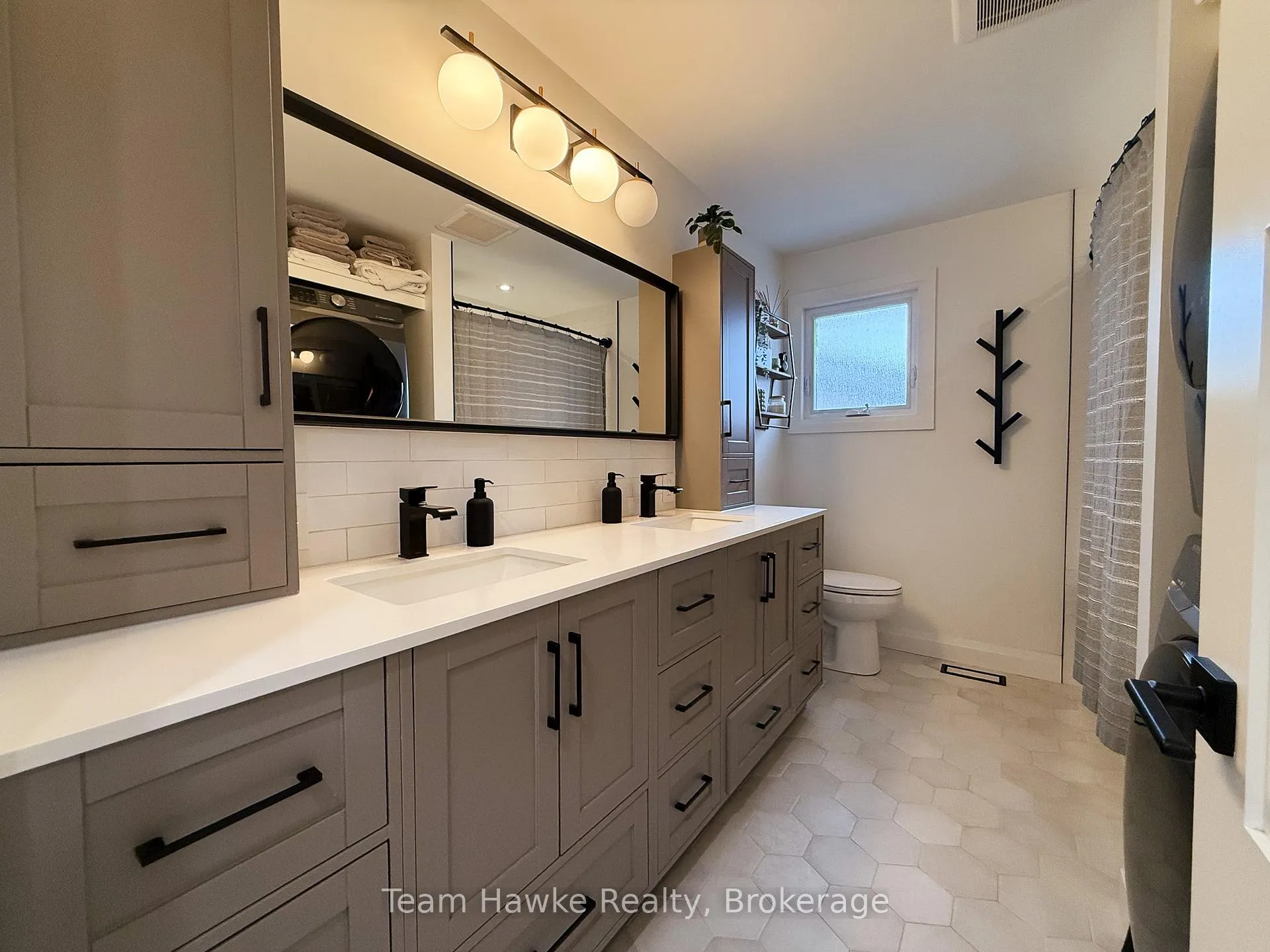 Photo 31 of 802 Birchwood Drive, Midland — HOMEH
