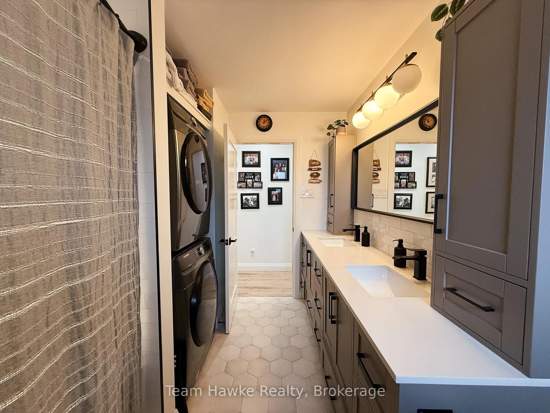 Photo 32 of 802 Birchwood Drive, Midland — HOMEH