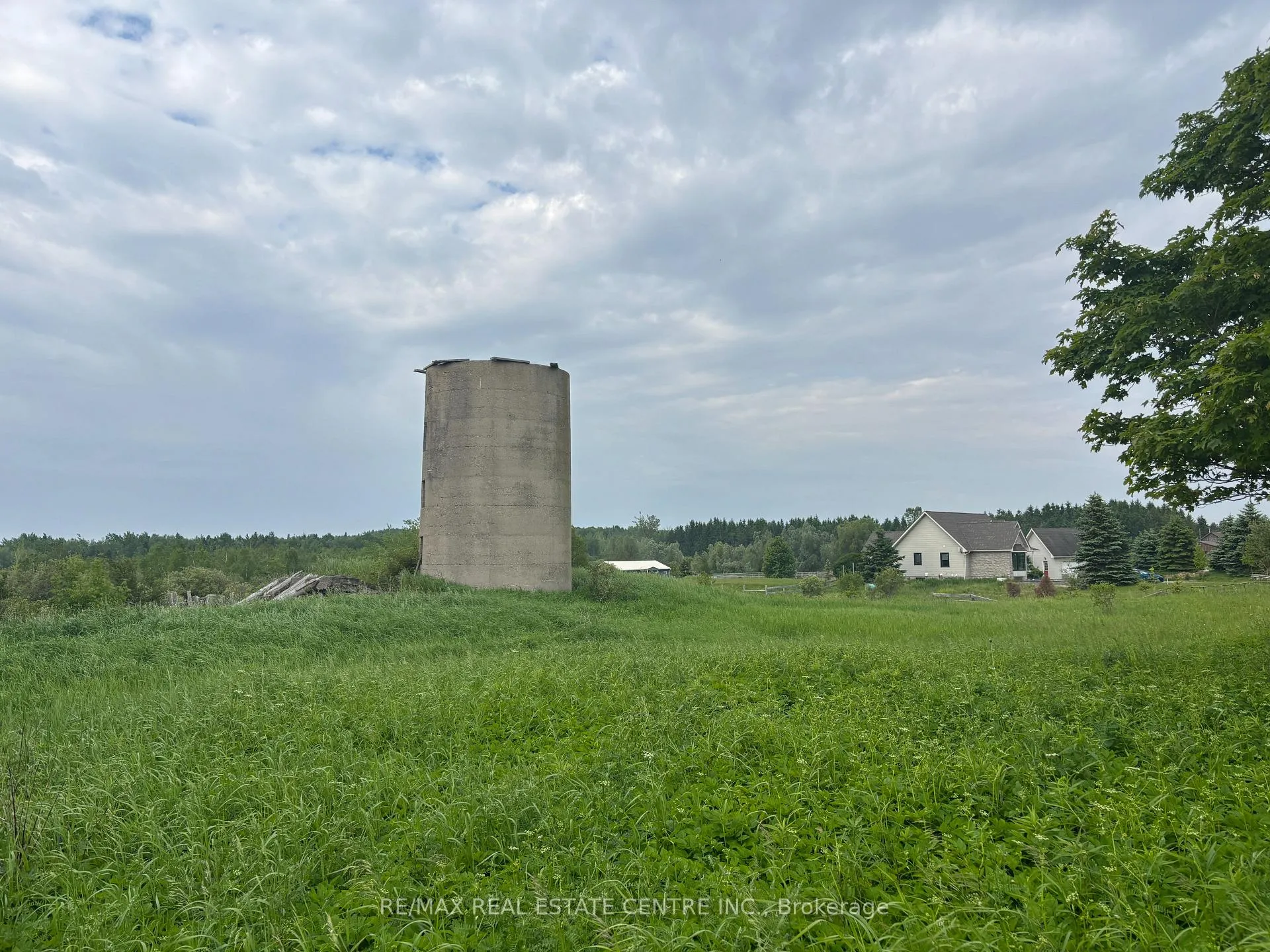 Photo 4 of 285396 Cr 10 Road, Amaranth, Rural Amaranth — HOMEH
