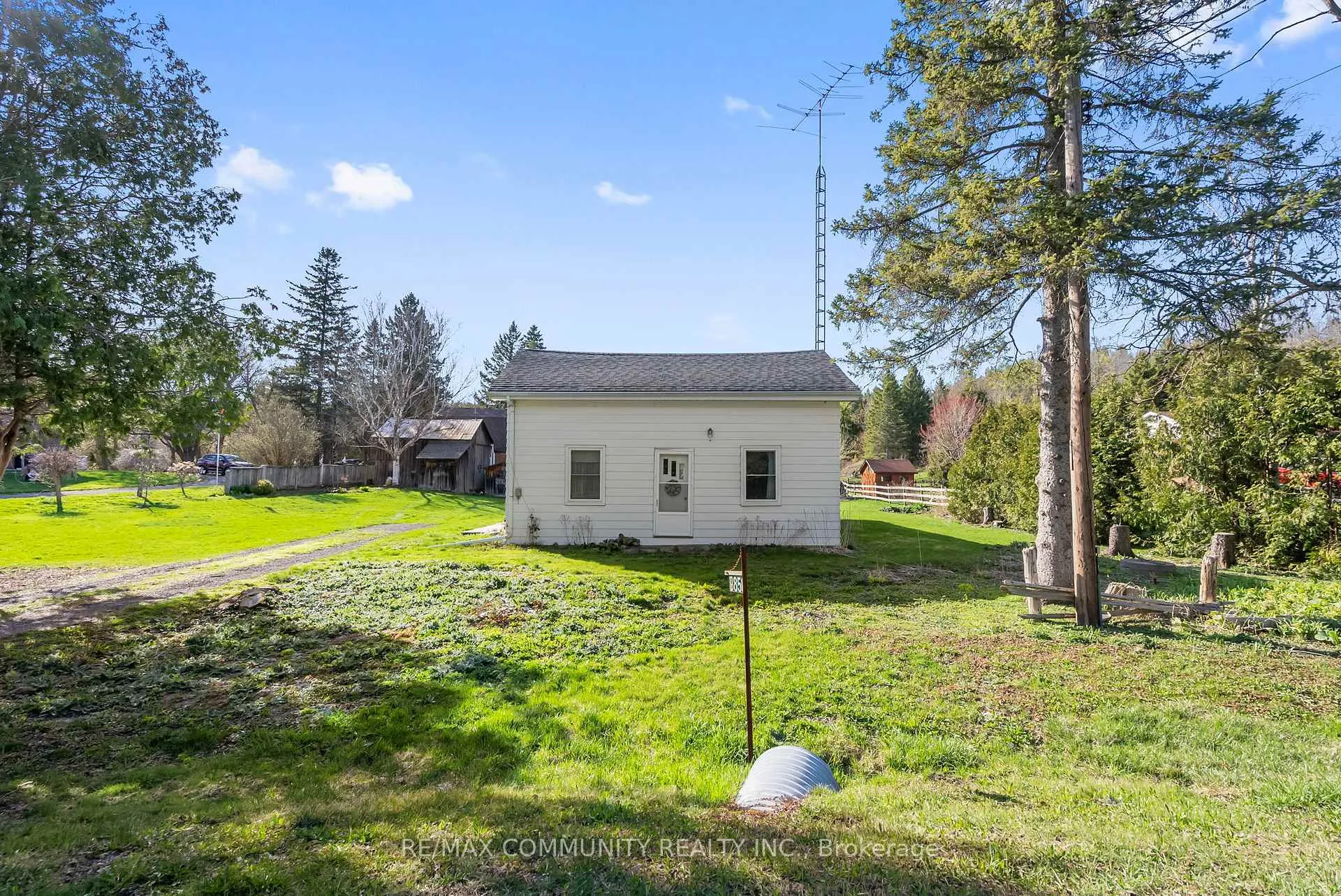 Photo 2 of 9850 Columbia Way, Caledon, Rural Caledon — HOMEH