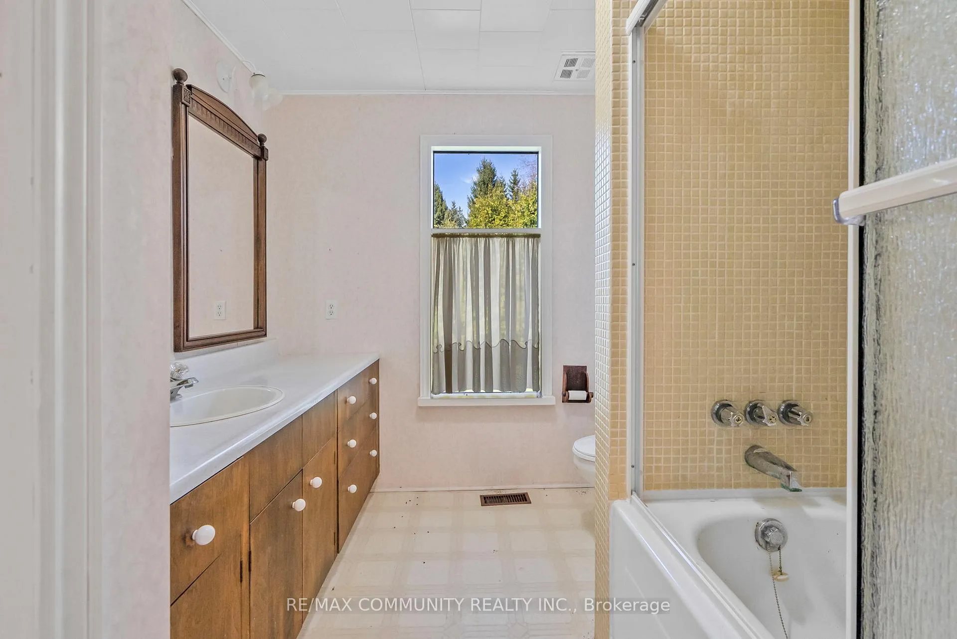 Photo 18 of 9850 Columbia Way, Caledon, Rural Caledon — HOMEH
