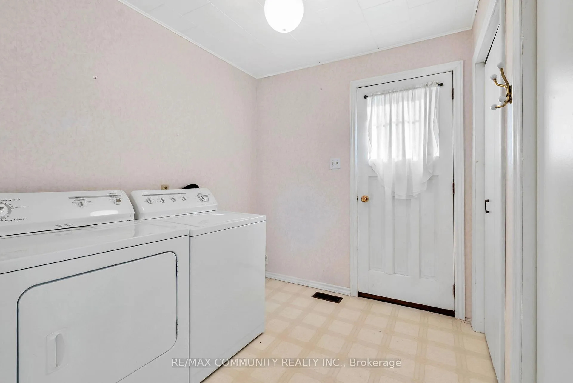 Photo 21 of 9850 Columbia Way, Caledon, Rural Caledon — HOMEH