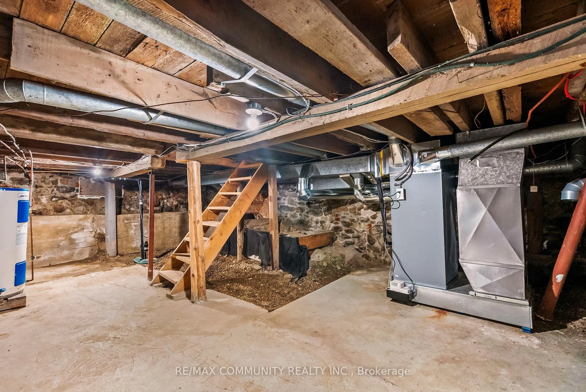 Photo 33 of 9850 Columbia Way, Caledon, Rural Caledon — HOMEH