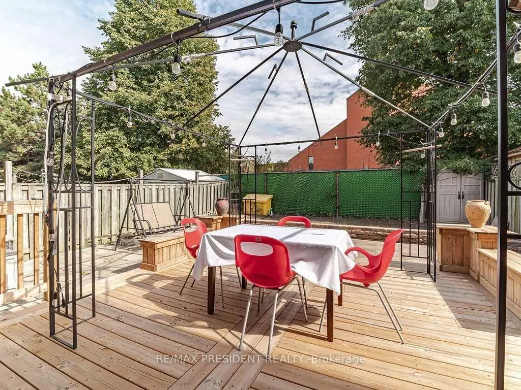 Photo 14 of 423 Brownridge Drive, Vaughan, Brownridge — HOMEH