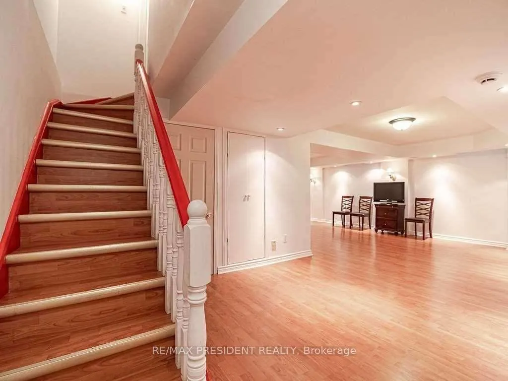 Photo 27 of 423 Brownridge Drive, Vaughan, Brownridge — HOMEH