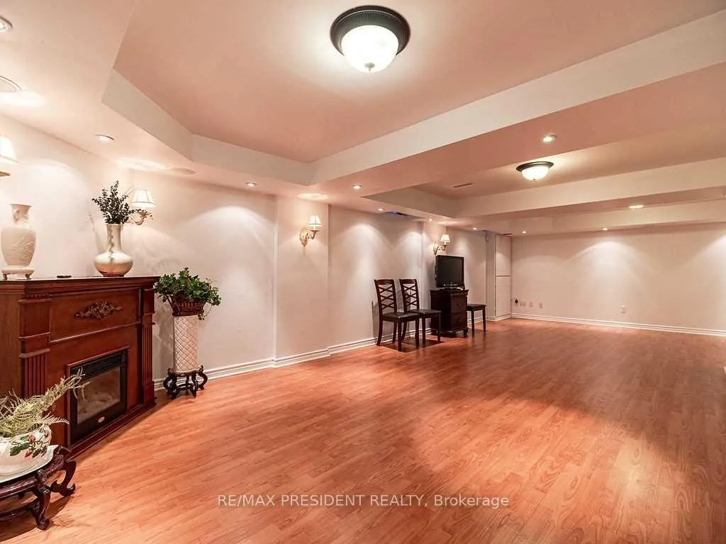 Photo 29 of 423 Brownridge Drive, Vaughan, Brownridge — HOMEH