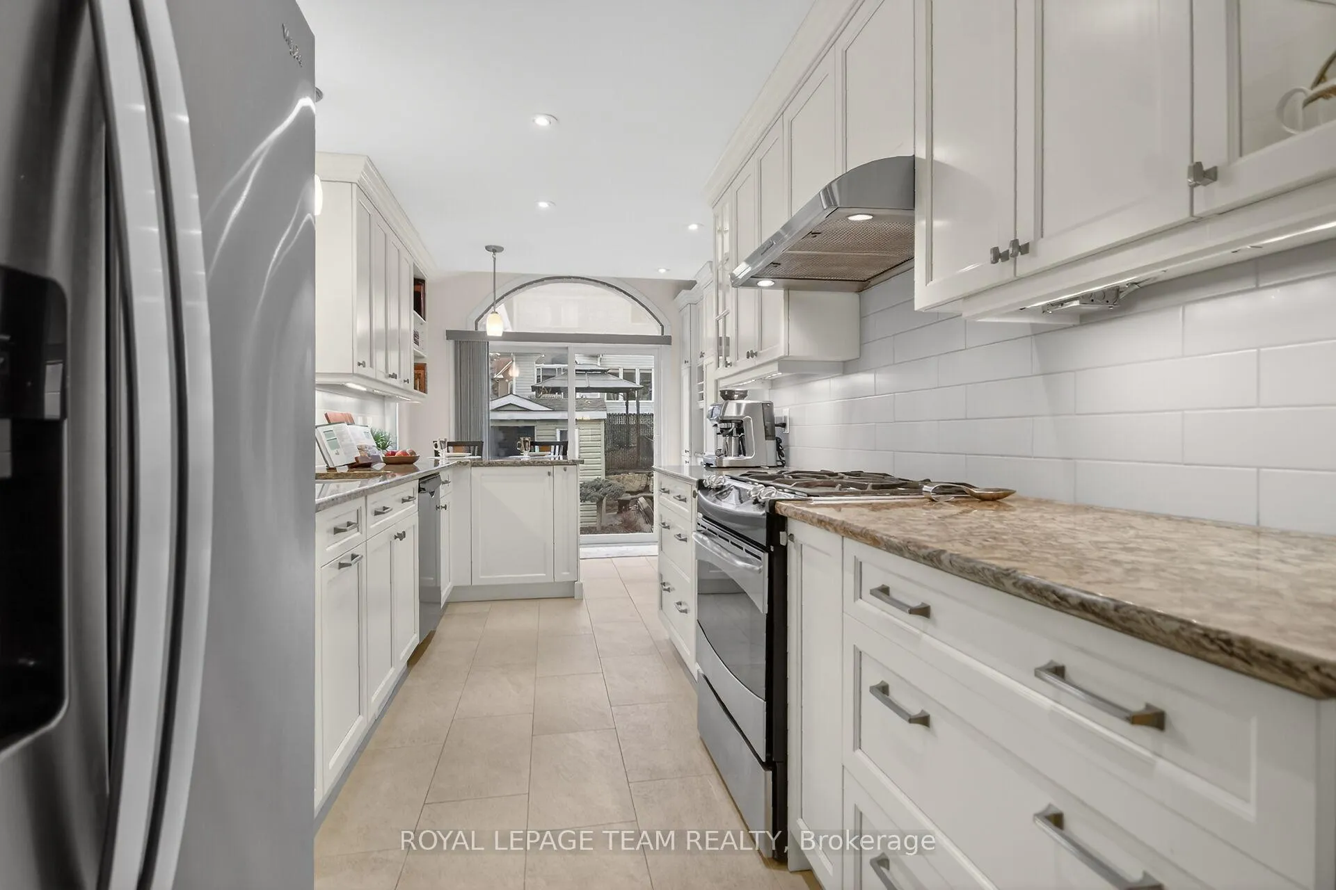 Photo 3 of 210 Hunterbrook Street N, Ottawa, Kanata - Morgan's Grant/South March — HOMEH