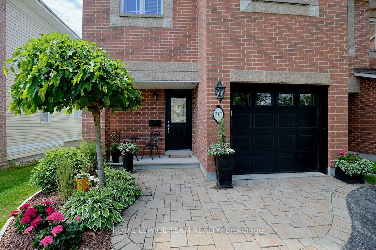 Photo 8 of 210 Hunterbrook Street N, Ottawa, Kanata - Morgan's Grant/South March — HOMEH
