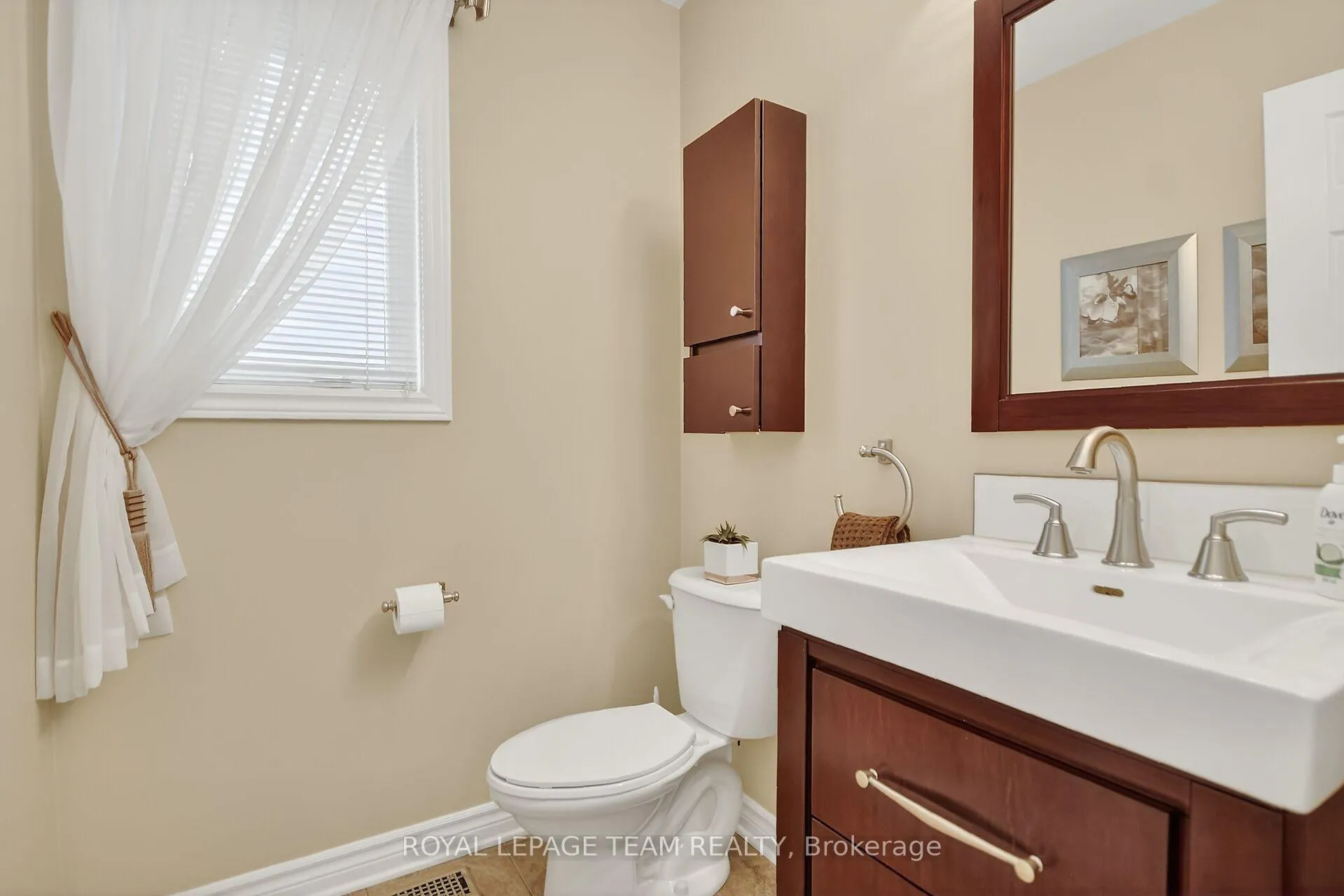 Photo 12 of 210 Hunterbrook Street N, Ottawa, Kanata - Morgan's Grant/South March — HOMEH