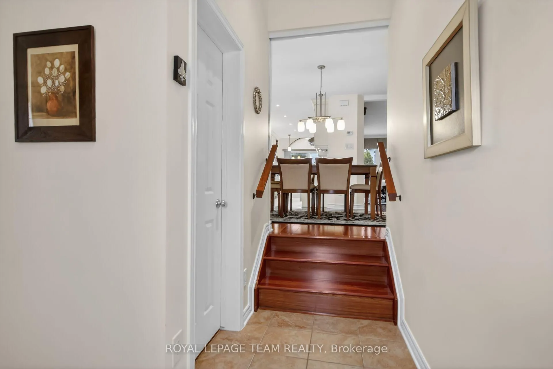 Photo 13 of 210 Hunterbrook Street N, Ottawa, Kanata - Morgan's Grant/South March — HOMEH
