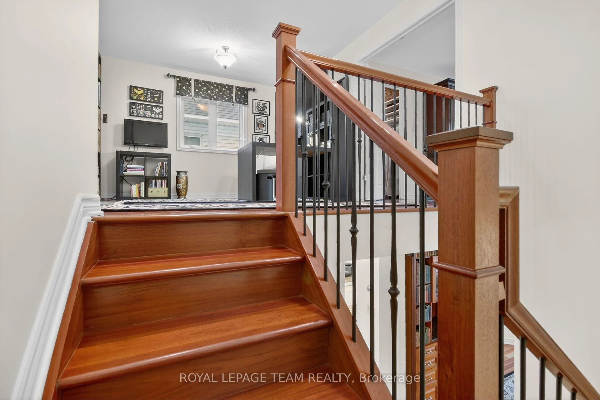 Photo 23 of 210 Hunterbrook Street N, Ottawa, Kanata - Morgan's Grant/South March — HOMEH