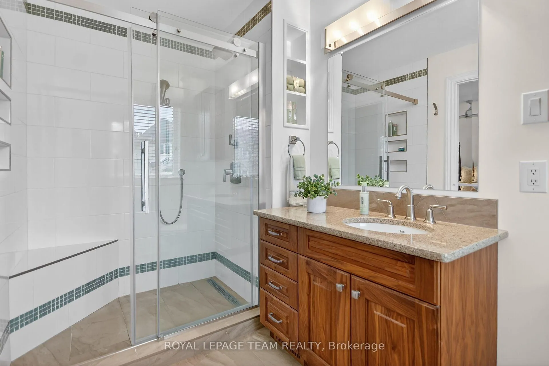 Photo 29 of 210 Hunterbrook Street N, Ottawa, Kanata - Morgan's Grant/South March — HOMEH