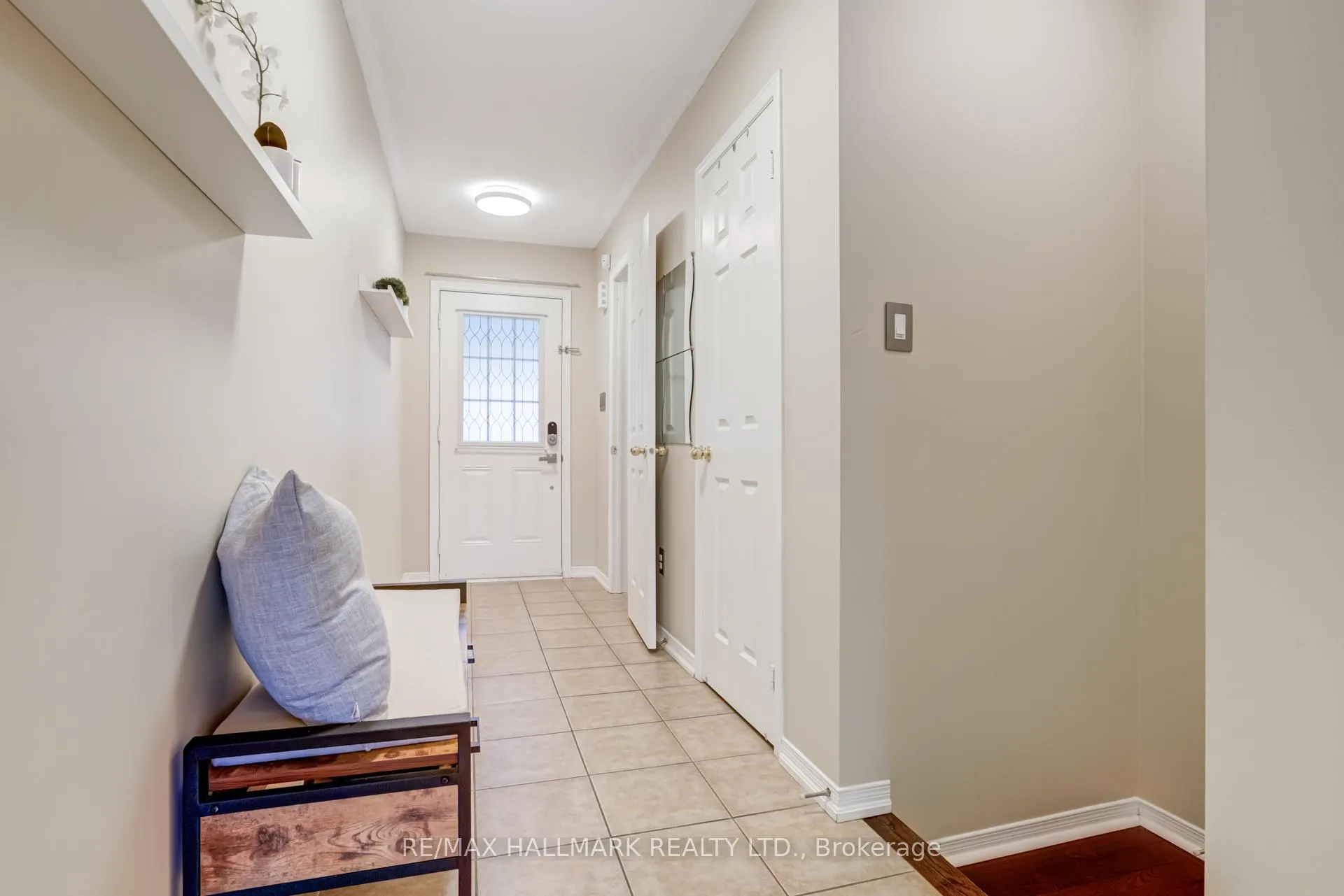 Photo 2 of 187 Hawkview Boulevard, Vaughan, Vellore Village — HOMEH