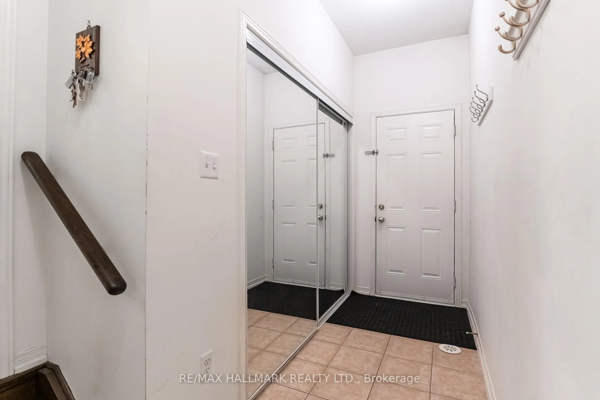 Photo 8 of 187 Hawkview Boulevard, Vaughan, Vellore Village — HOMEH