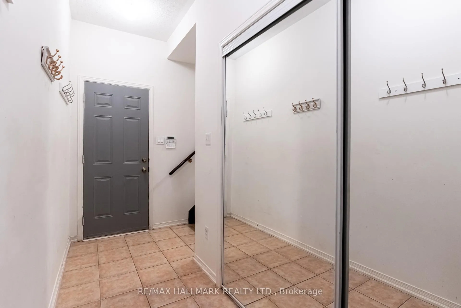 Photo 9 of 187 Hawkview Boulevard, Vaughan, Vellore Village — HOMEH