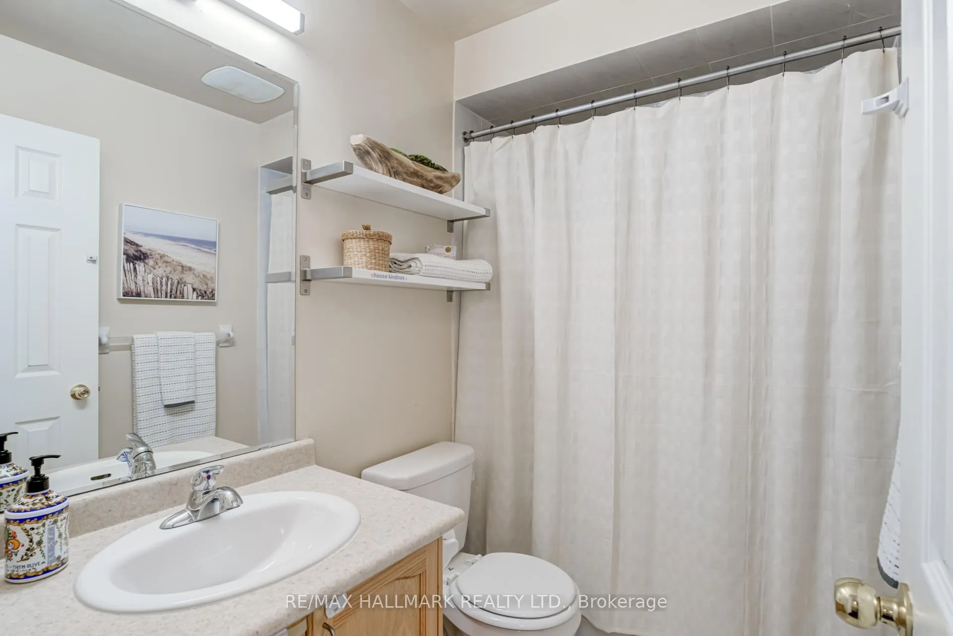 Photo 33 of 187 Hawkview Boulevard, Vaughan, Vellore Village — HOMEH