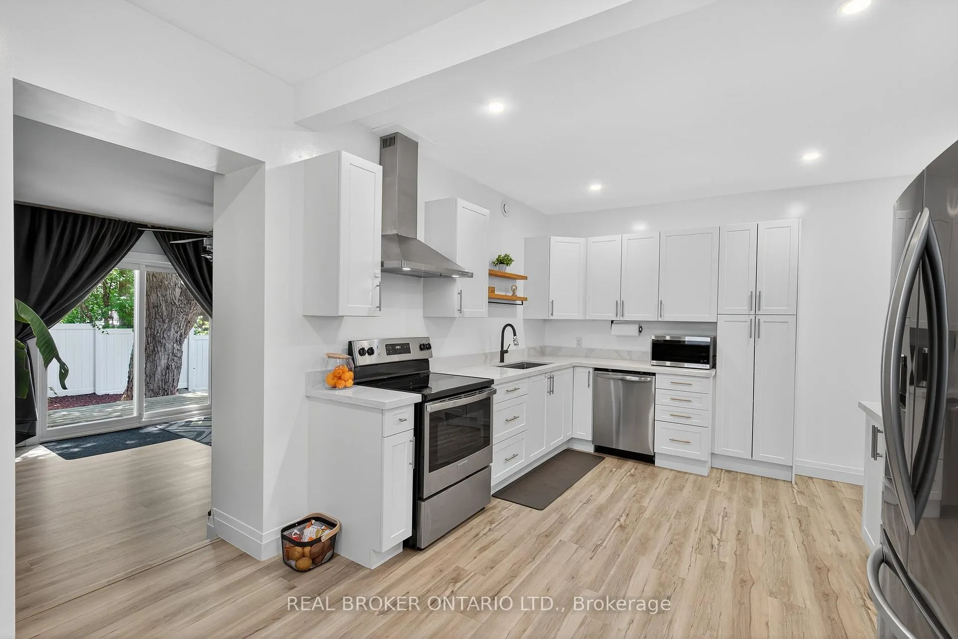 Photo 9 of 151 Atherley Road, Orillia — HOMEH