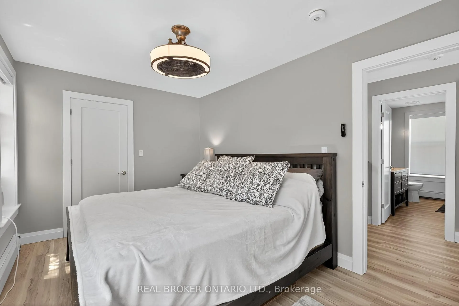 Photo 19 of 151 Atherley Road, Orillia — HOMEH